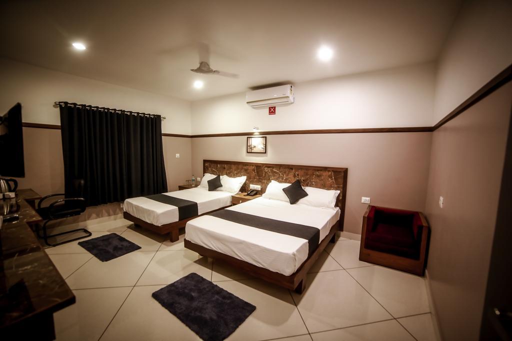 Icon Residency Hotel Kalpatta Buitenkant foto