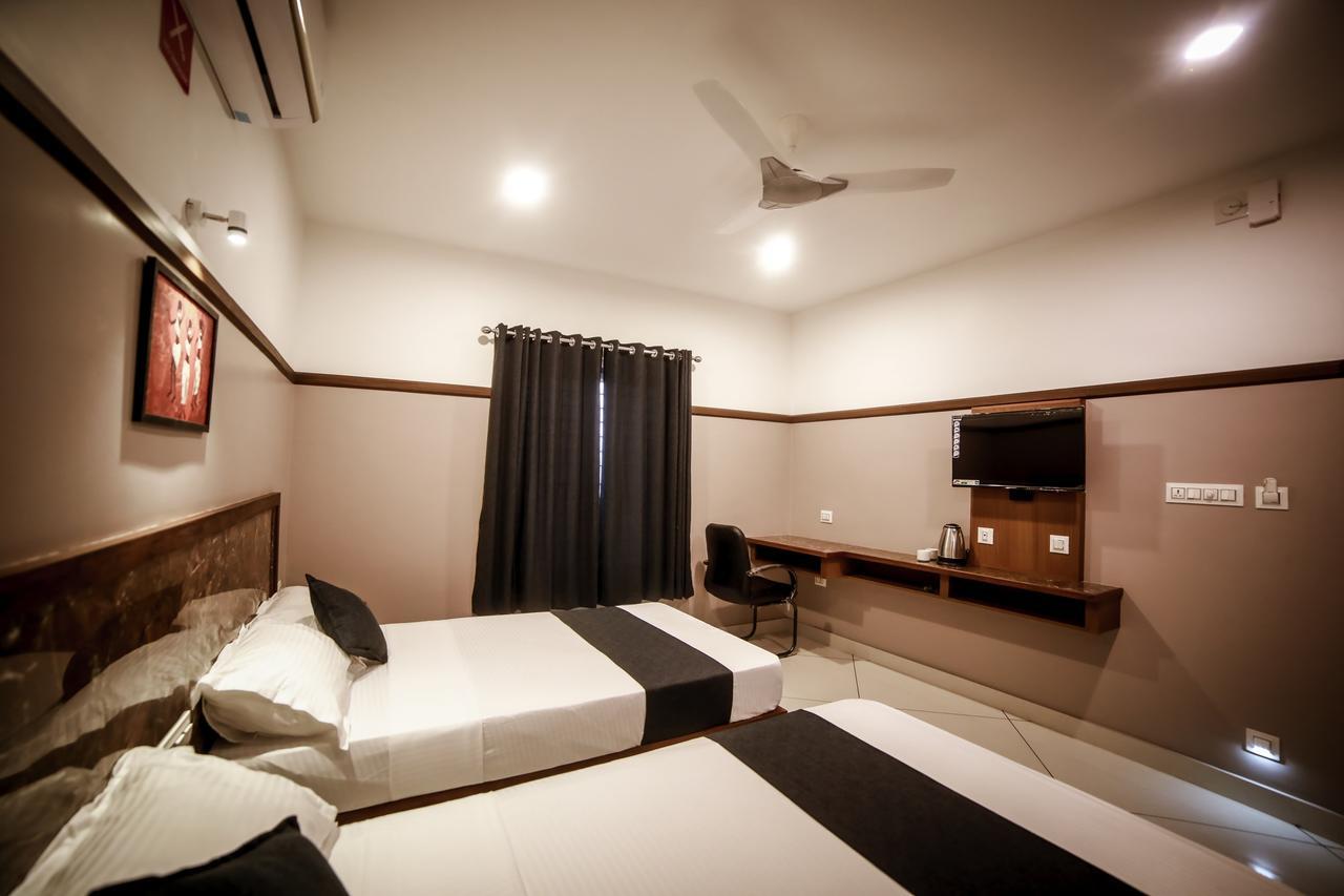 Icon Residency Hotel Kalpatta Buitenkant foto